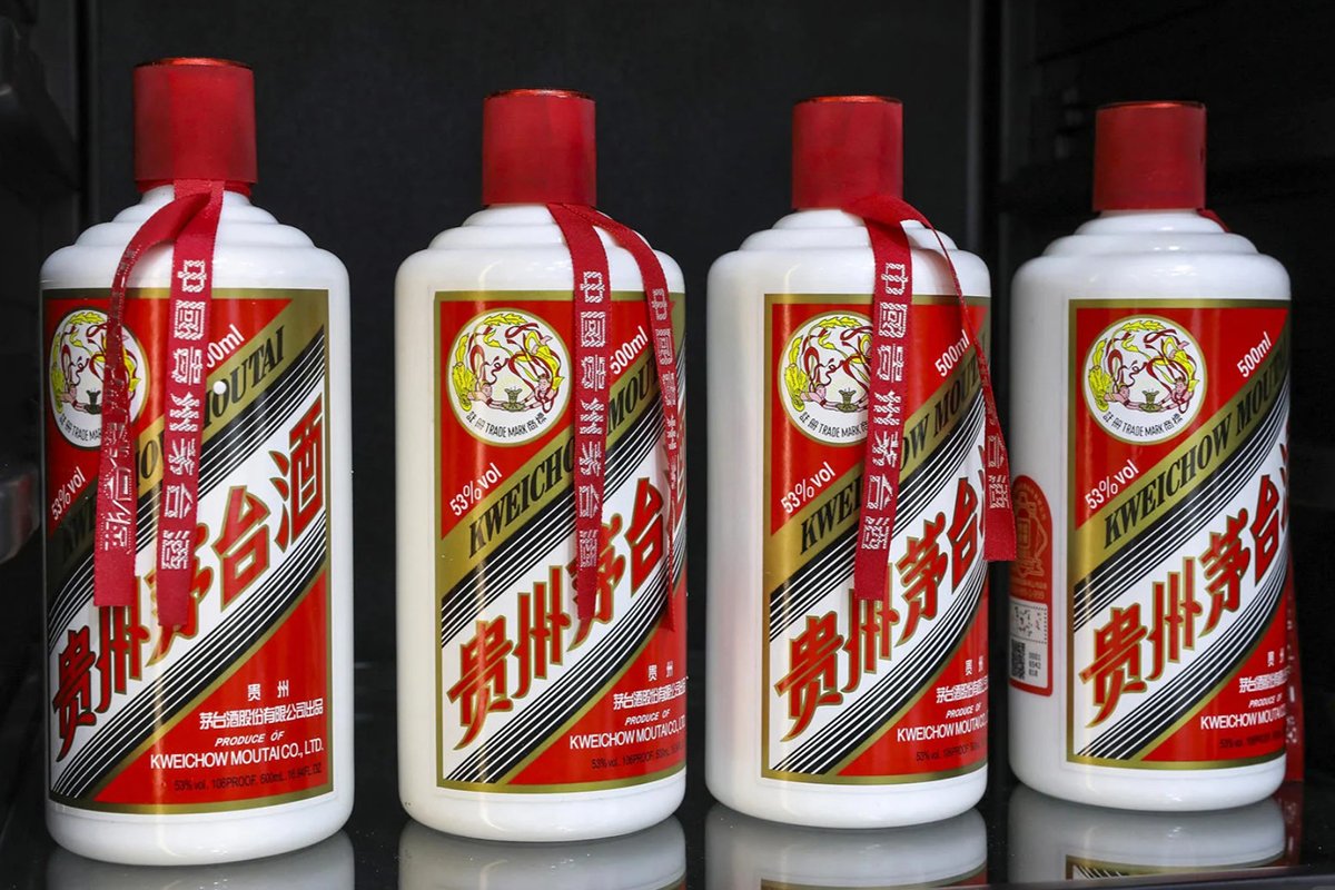 利匯商行長期專業回收貴州茅台Moutai ，作為享譽國際的頂級白酒品牌，兼具收藏與品飲價值。我們高價回收各類酒品，包括紅酒、洋酒等，提供免費估價、專業鑑定、全港私密上門服務，無論單瓶、原箱或禮盒裝，均可專業回收變現，讓您的貴州茅台Moutai輕鬆兌現。